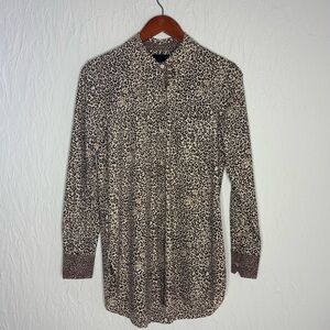 Lysse leopard print button down shirt size small